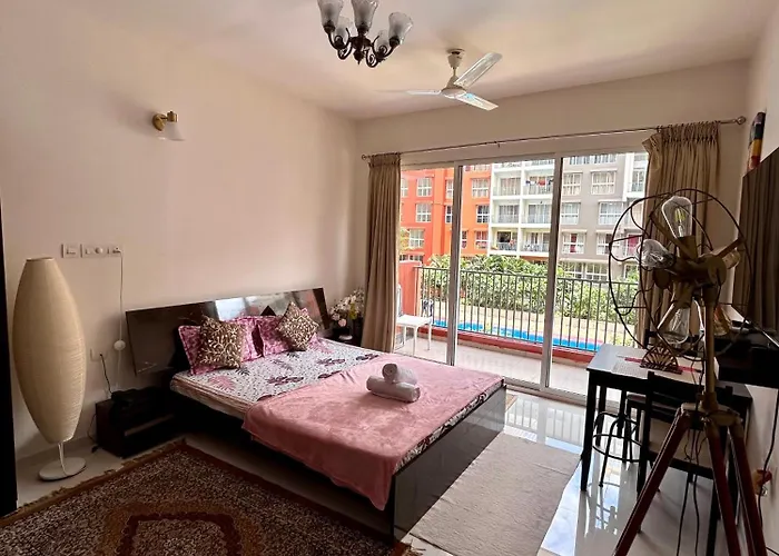 Good Stay Pool View Premium Studio Apartment 206