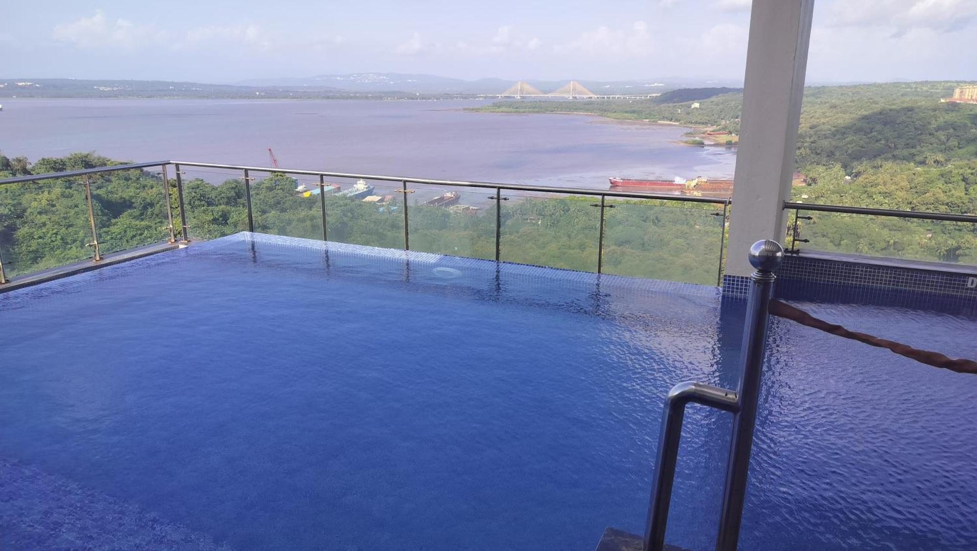 Good Pool View Premium 206 Apartment Dabolim